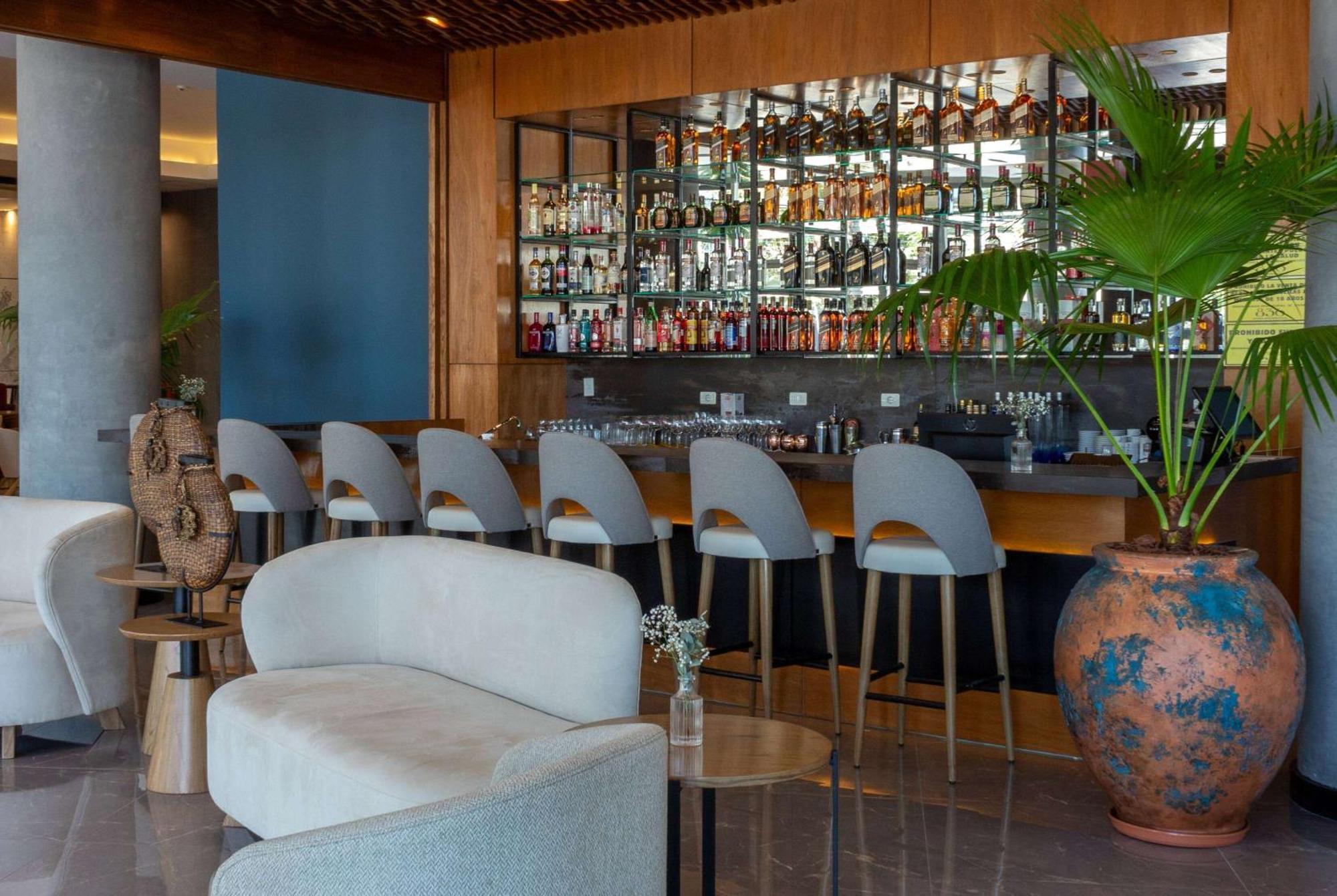 Tryp By Wyndham Asuncion Otel Dış mekan fotoğraf