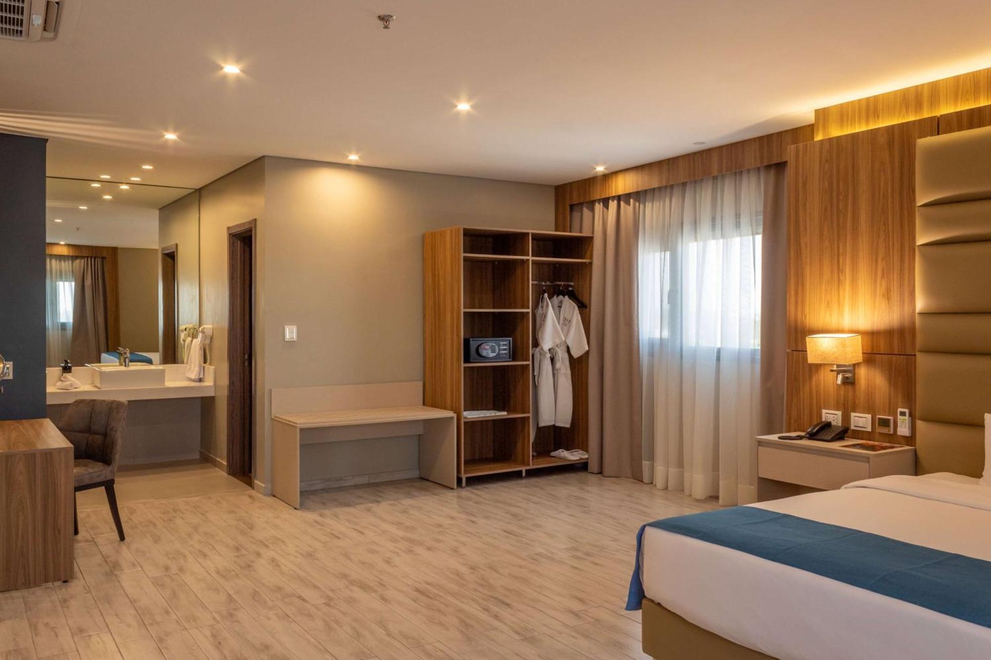 Tryp By Wyndham Asuncion Otel Dış mekan fotoğraf